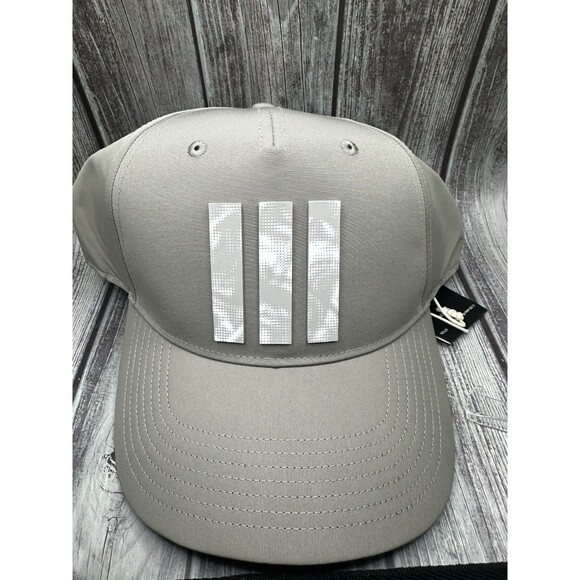 NWT Adidas Tour 3 Stripe Men’s SnapBack Golf Hat Cap Beige Camo Raised Logo Osfa - Picture 1 of 6